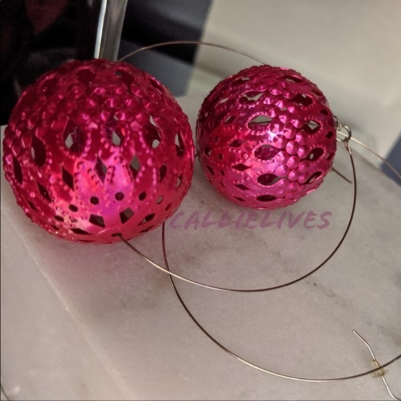 Callie Lives Jewelry - ★CALLIE LIVES METALLIC DECOR GLOBE EARRINGS★